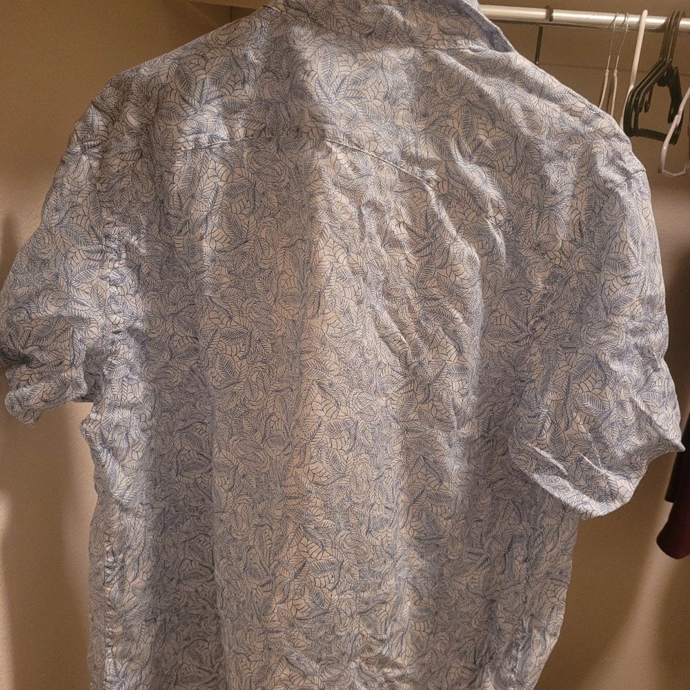 UntuckIt Men's Linen Shirt - Large